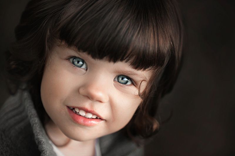 ребенок девочка глаза взгляд красота портрет Софияphoto preview