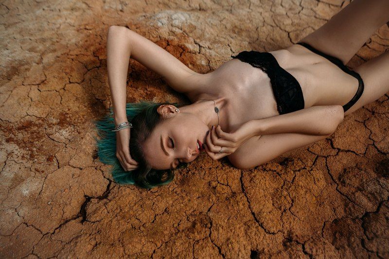 девушка,бельё,пустыня Анастасияphoto preview