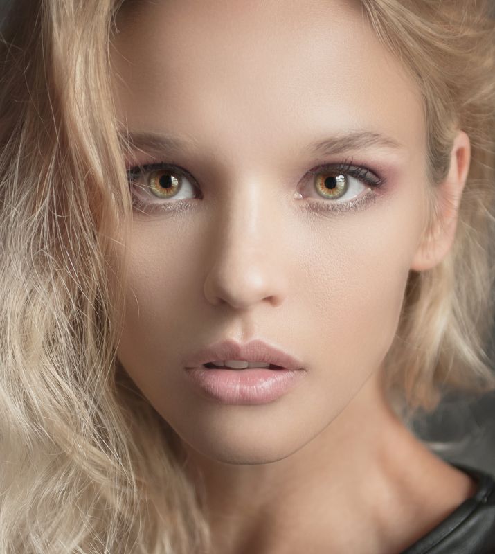 модель фотограф глаза взгляд крупный план мейк Глаза зеркало душиphoto preview
