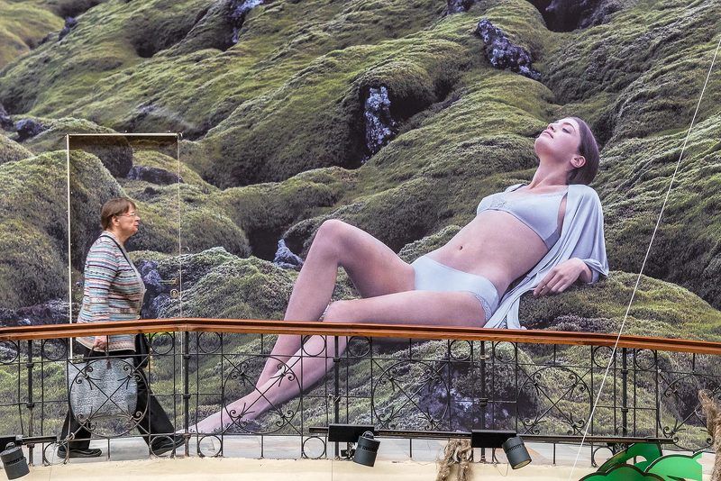 Москва, Moscow, девушка, женщина, реклама, красота, ГУМ На пути к красотеphoto preview