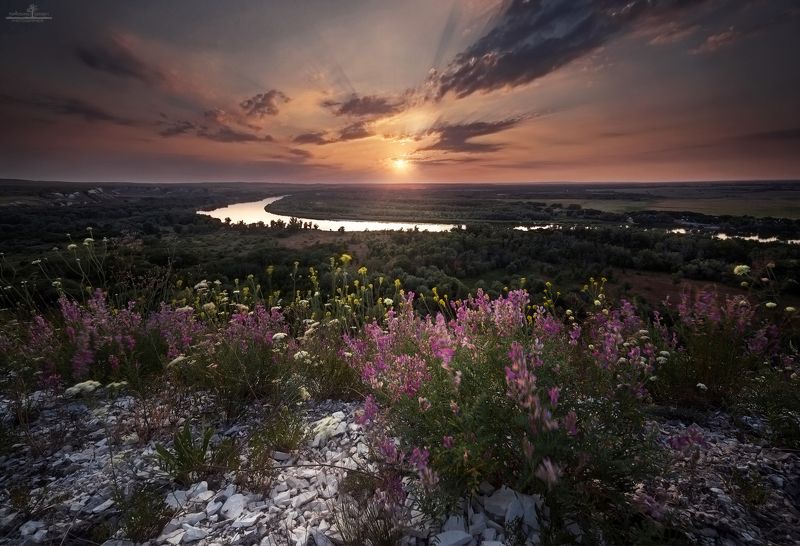 россия, дон Луч уходящего солнцаphoto preview