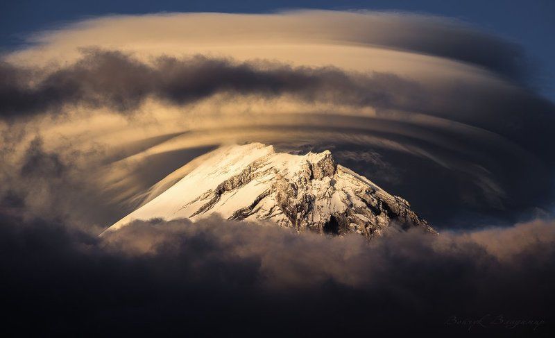 вулкан, камень, камчатка, вершина, лентикулярное, облако, горы Вулкан Каменьphoto preview