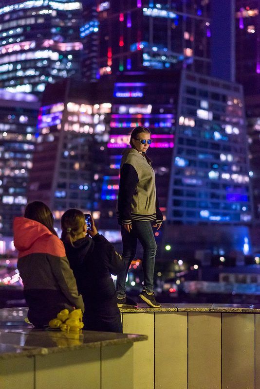 Москва, Moscow, ночь, Москва-сити, девушки, фото, модель, мобильная фотография Хороший фонphoto preview