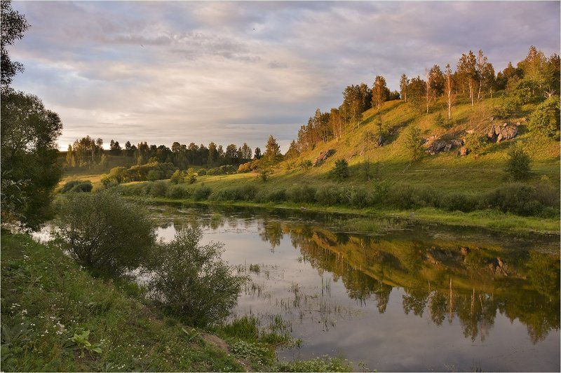 река случ, берега,	отражение, предзакатный свет Однажды, в августе, случился Случ...photo preview