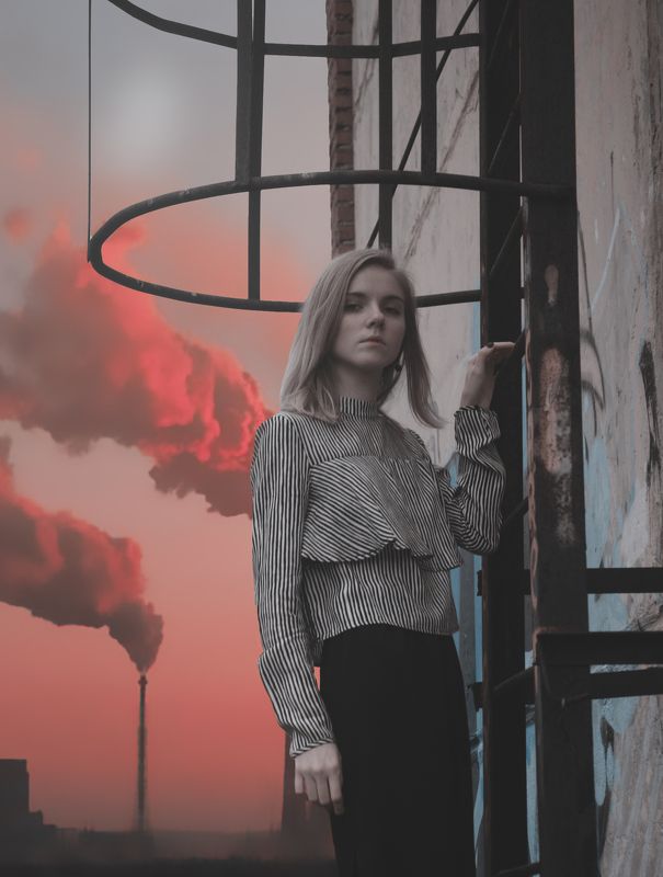 portrait,model,coal dust, industrial, plants, genre, sunset Угольная пыль photo preview