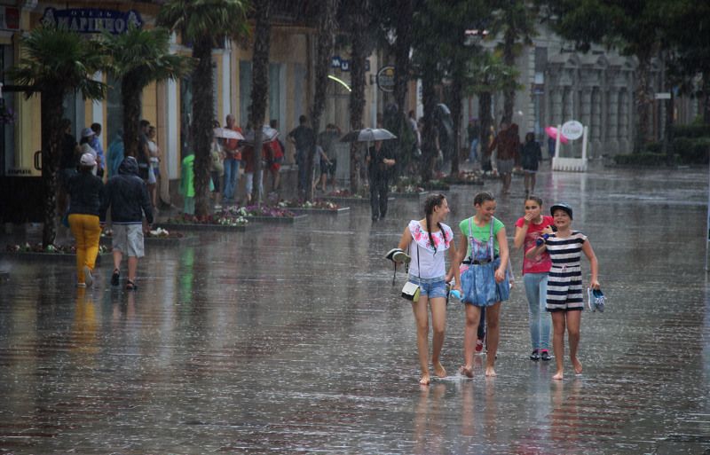 Дождь в Ялтеphoto preview