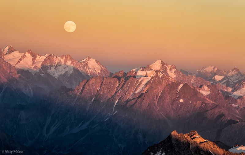 landscape, travel, mountain, moon, kavkaz, эльбрус, кавказ, горы, пейзаж, путешествия луна над кавказким хребтомphoto preview