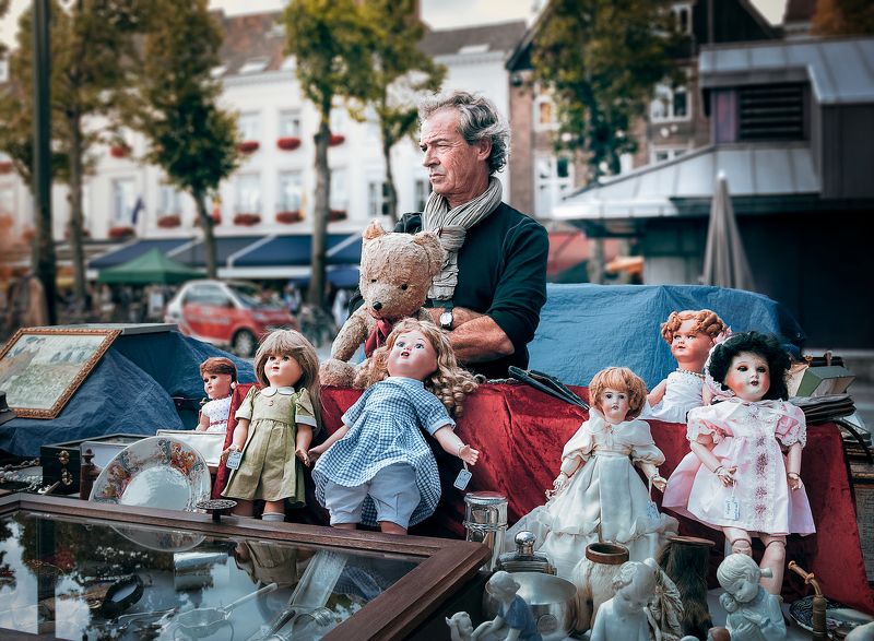 продавец, куклы, плюшевый медведь, бельгия, брюгге, бракант, блошиный рынок,стапые друзья, игрушки *Продавец старых друзей*photo preview