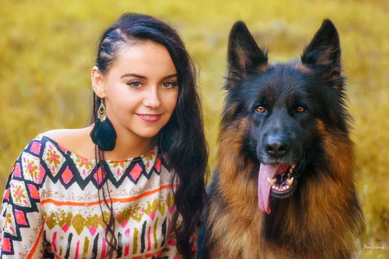 девушка, прическа, собака, овчарка, животное, улыбка, платье, закат Анна и Беркутphoto preview