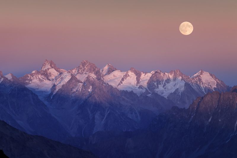 Полнолуние над Кавказским хребтомphoto preview