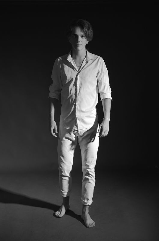 портрет студия мужчина Дмитрийphoto preview