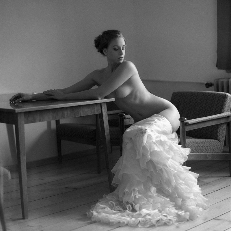 akt, nude, analog, hasselblad, ninoveron, women, topless, fineart, bw, 6x6, Sandraphoto preview