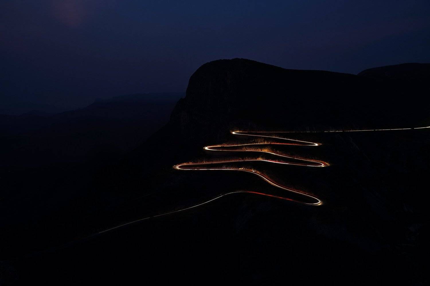 Serra de Leba. Автор: Гайдабуров Сергей de serra leba beautiful nature angola background landscape view mountain blue beauty color sky light travel outdoor sun curve road car africa pass green, Гайдабуров Сергей
