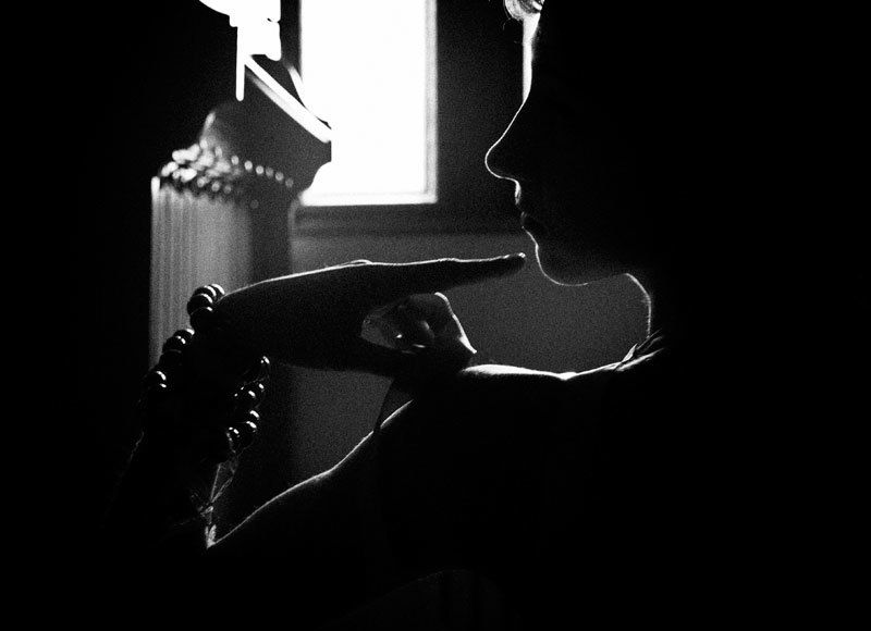 дим і сонце крізь зачинене вікно...твій силует...photo preview