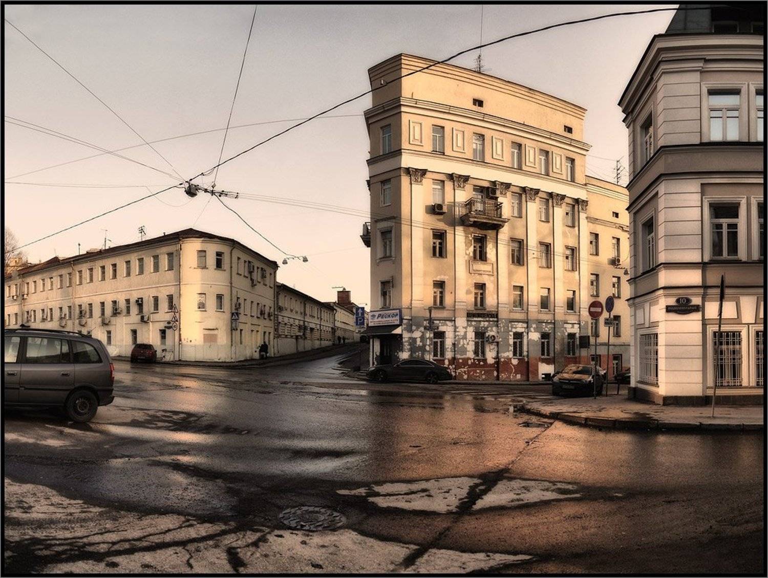 Паук над площадью. Городские прогулки. Автор: Лунный Ежик , Лунный Ежик