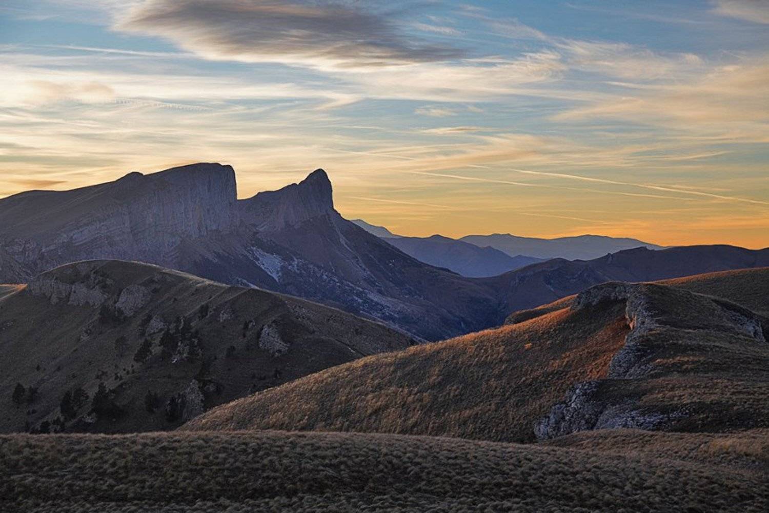А там, впереди, Чертовы Ворота. Автор: Синицкий Виталий чертовы, ворота, сундуки, псебай, шапка, Синицкий Виталий