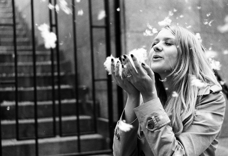 тополиный пух, девушка, портрет, пленка, зенит, чб Лена и пухphoto preview