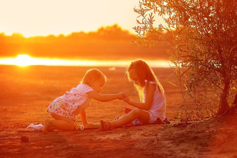детский фотограф, семейный фотограф, фотограф в краснодаре, Влада Былич, фотограф Влада Былич, детство, счастливое детство, закат photo preview