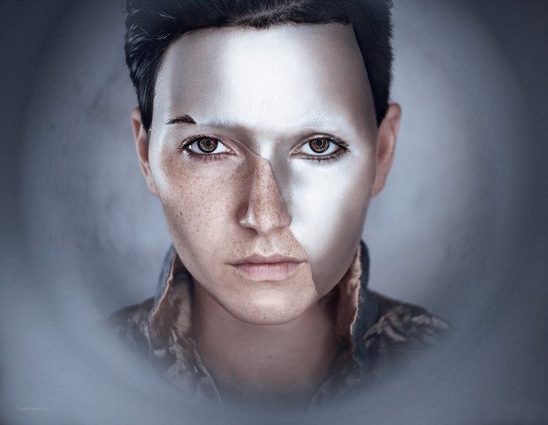 люди, человек, девушка, робот, киборг, портрет, грим, бодиарт, будущее, тоннель, взгляд, сплав, металл, кожа, веснушки инаЯ Реальностьphoto preview