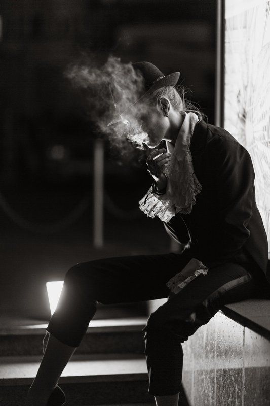 ночь,вечер,девушка,дым Анастасияphoto preview