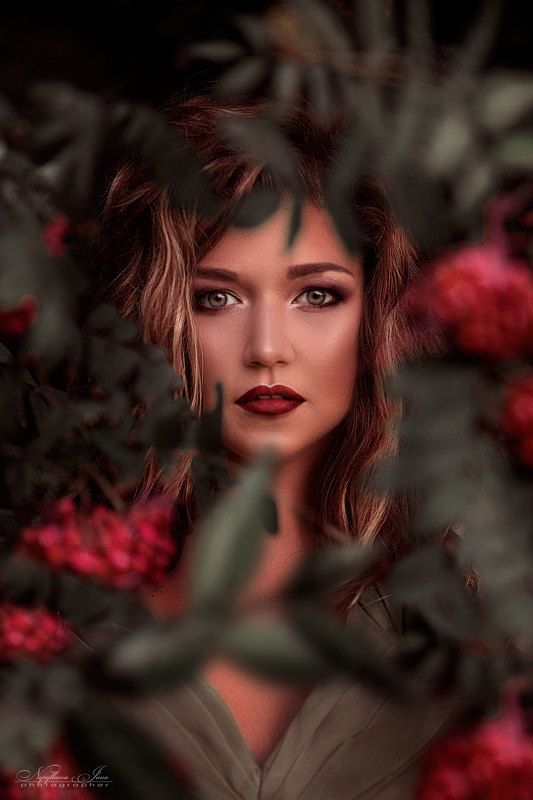 #осенняяфотосессия #рябина #осень #портрет #ярко #идеидляфотосессии #идеядляфотосессииосенью #осенняяфотосессия #фотографнуруллаеваяна #портрет#тематическаяфотосессия   рябинаphoto preview