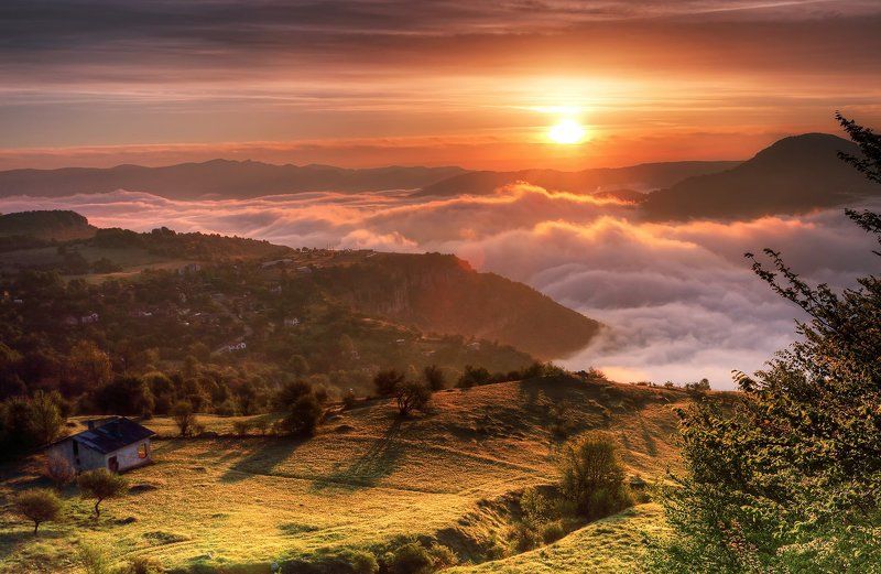 Sunrise above Iskar riverphoto preview