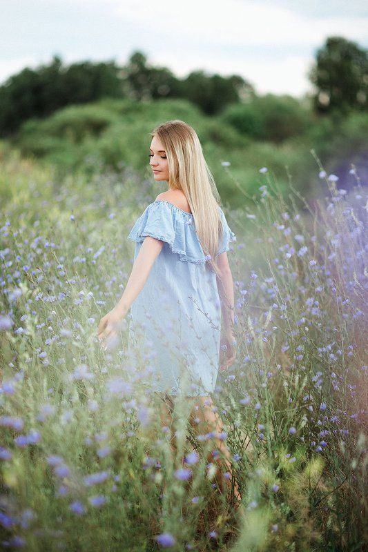 модель поле девушка портрет цветы блондинка 500px Сашаphoto preview