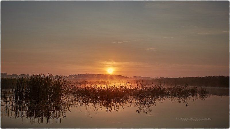 утро на рекеphoto preview