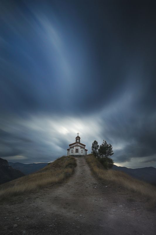 церьковь, небо,драматизм,облака,вера,любовь,православный,свет,мир,дорога, Позабытые тайнства.photo preview