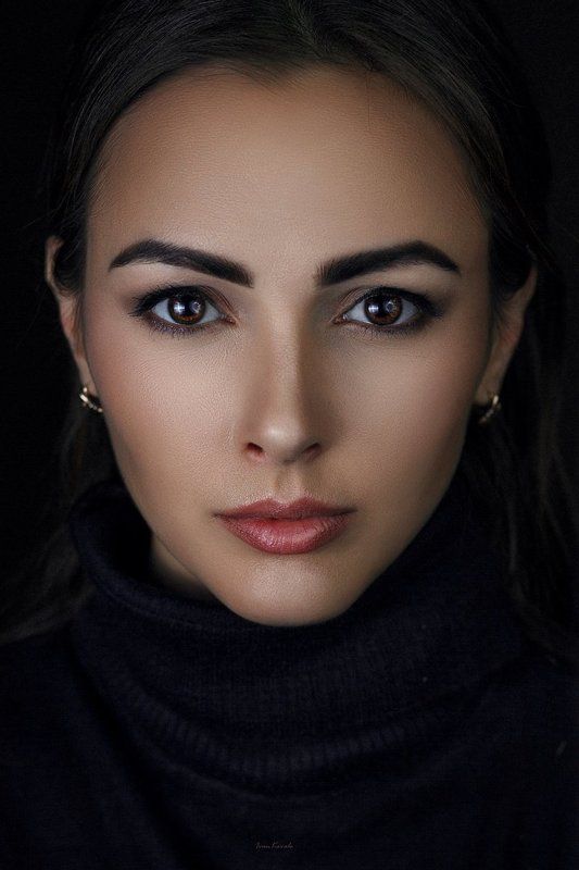 люди, девушка, портрет, студия, брюнетка, взгляд, глаза, низкий ключ, фотокузница, ivankovale Катяphoto preview