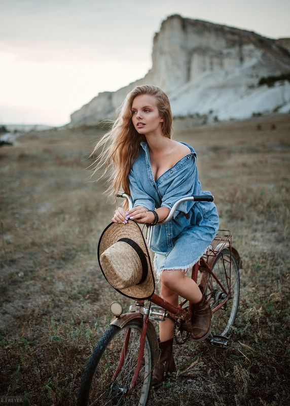 Таняphoto preview