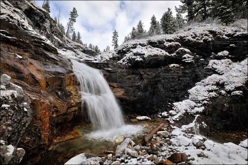 Вода и монолитphoto preview