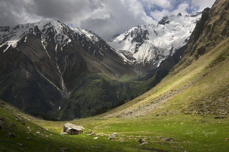 Кавказ, горы, Кабардино-Балкария Хижина пастуха  /  Shepherd\'s hutphoto preview