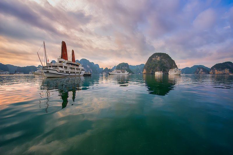 халонг,вьетнам,путешествие,пейзаж,морской,рассвет,halong bay,vietnam,travel,seascape,asia, Залив Халонг.photo preview