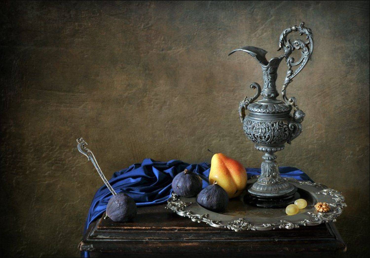 С кувшином и инжиром.. Автор: Елена Соловьёва натюрморт, кувшин, инжир, груша, Елена Соловьёва