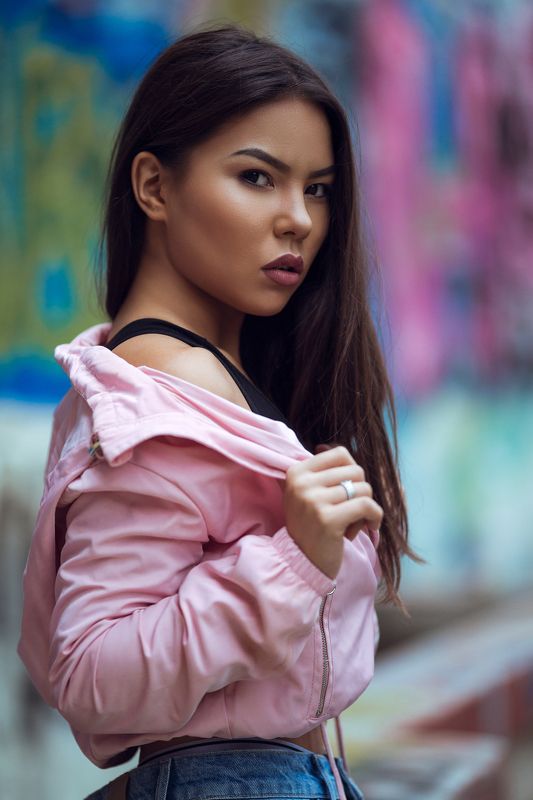 girl, model, color, retouch, eyes, brown, skin, big, lips, beautiful, face, cute, young, instagram, canon, 135mm, bokeh, outdoor, natural, light, photography, romania, pink Andreea Dumitriade Iphoto preview