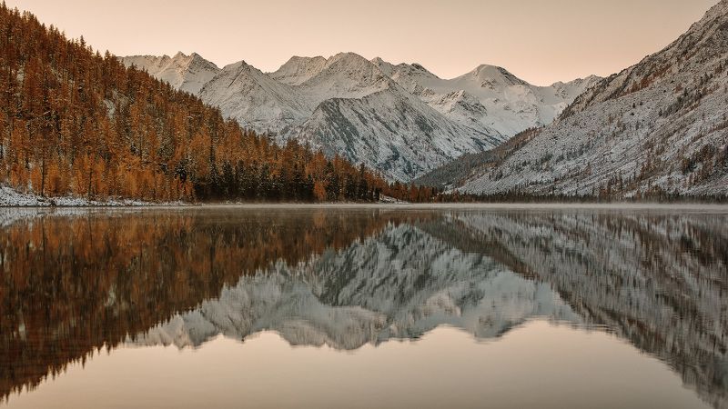 мультинские озера, алтай Мультинские озера. Среднее. Алтай. Сентябрь 2017photo preview