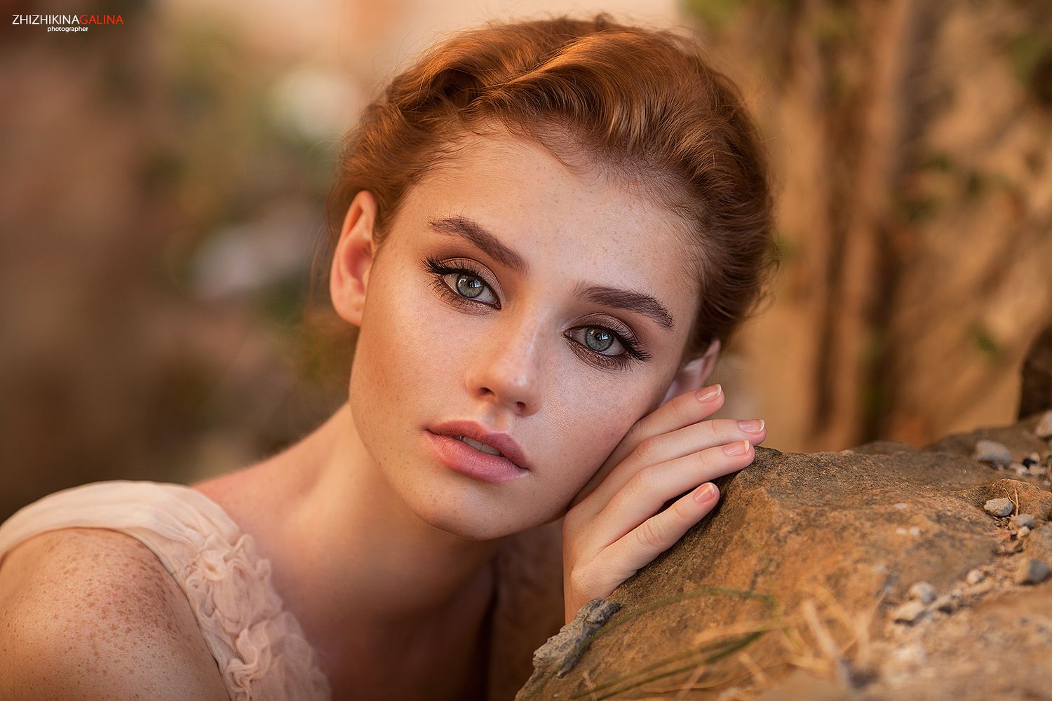 девушка, взгляд, модель, портрет, жанр, глаза, прикосновение, природа, креатив, фотография, фотосессия, прикосновение, soul, photo, photography, portrait, nature, black, art, nude, artnu, nu, Галина Жижикина