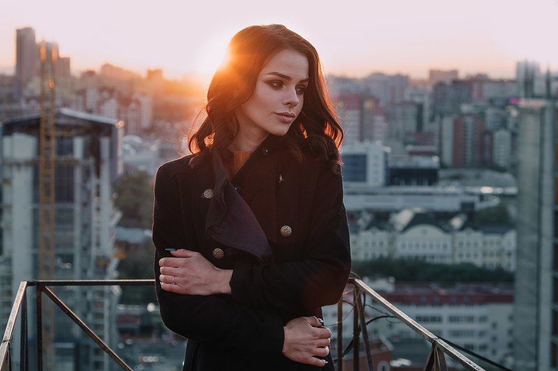 девушка, крыша, закат Татьянаphoto preview