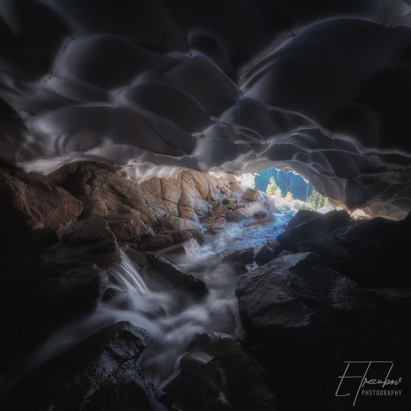 ергаки, природа, пейзаж, саяны, лето, сибирь, красноярск, западные саяны, лед, снег, пещера, ручей, камни, длинная выдержка В пещере горных духовphoto preview