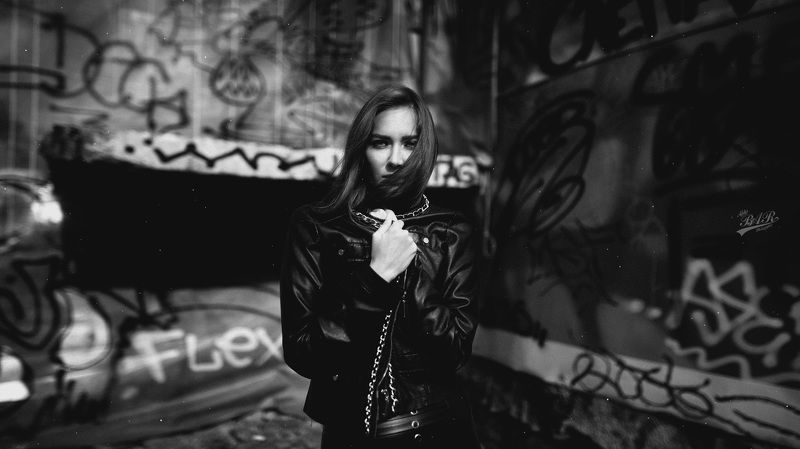 портрет, девушка, москва, естественный свет, атмосфера, черное-белое фото, улица, стиль, фотопрогулка, street, model, girl, moscow, aleksbar, style, black&white, b&w Галяphoto preview