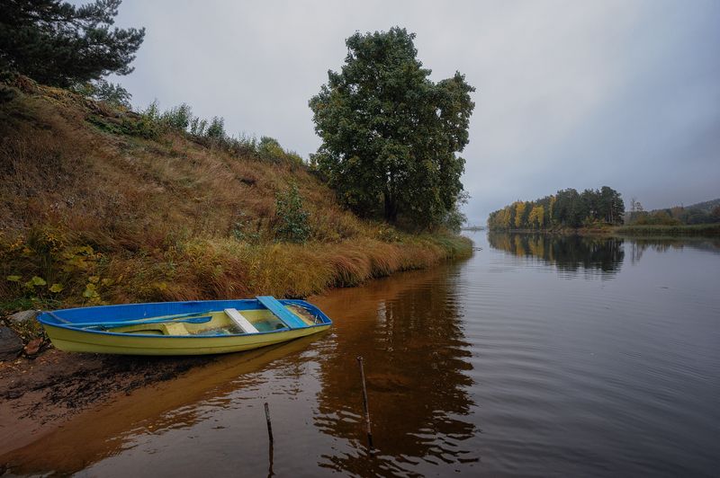 осень,река,вуокса,вода,лодка,пейзаж Вуокса.Осень. фото превью