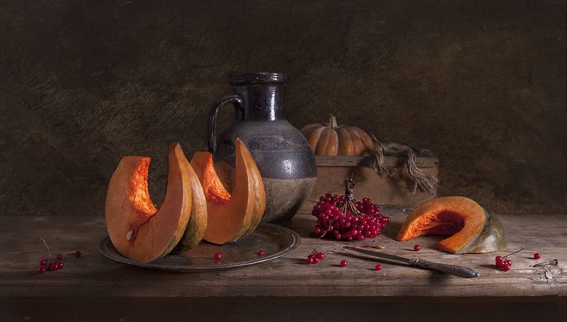 натюрморт,still life, тыква, калина, pumpkin Натюрморт с тыквой и калинойphoto preview