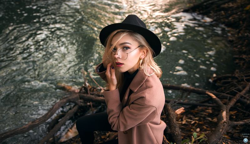 Far awayphoto preview