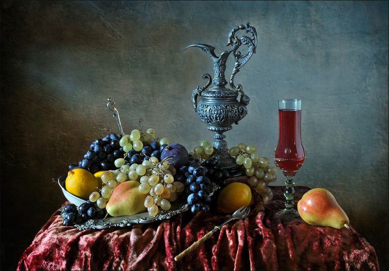 натюрморт , виноград, кувшин, вино , фрукты С вином и виноградомphoto preview