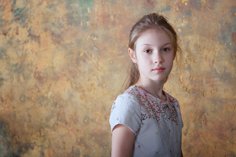 девочка, портрет, классический портрет, фото, фотография, свет, light, girl, child, portrait Ликаphoto preview