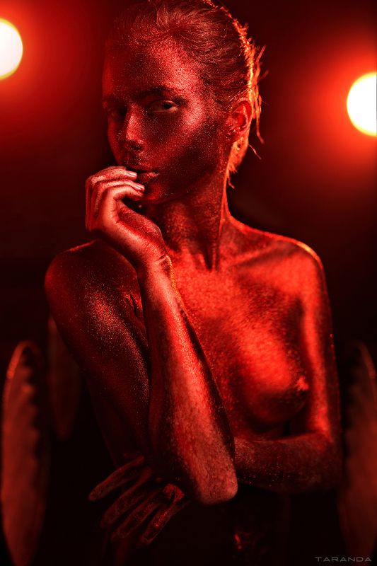 girl, kiev, ukraine, xxl, studio, nu, nude, sweet, light, sexy, bw, beauty, red, glitter, oil, paint The Martianphoto preview
