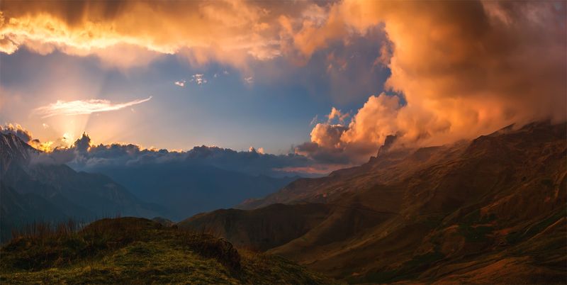 природа, пейзаж, кавказ, горы, весна, вечер, панорама, закат, солнце, небо, облака, свет Дигорияphoto preview