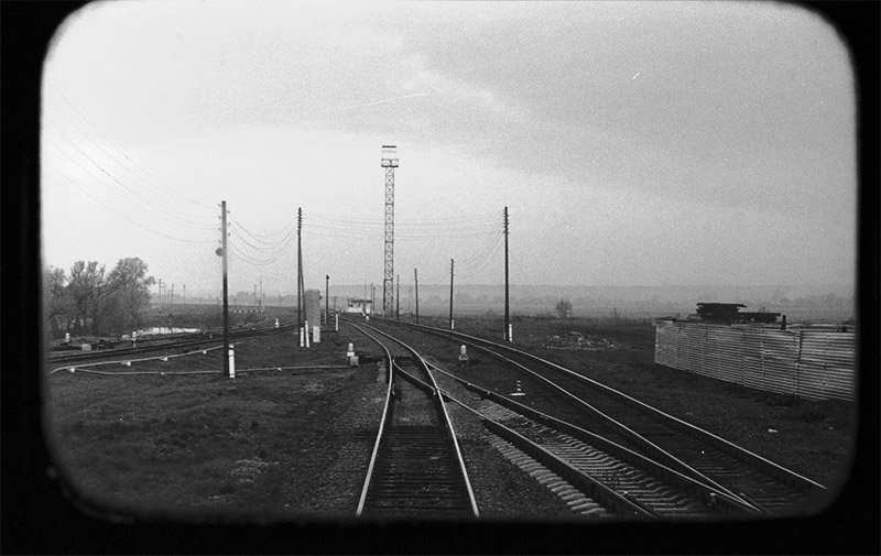 Остается позадиphoto preview