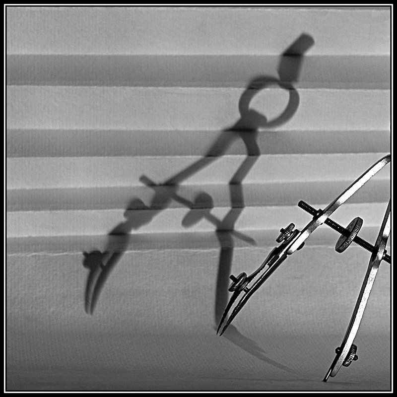 теневой натюрморт Танцующие брейкphoto preview